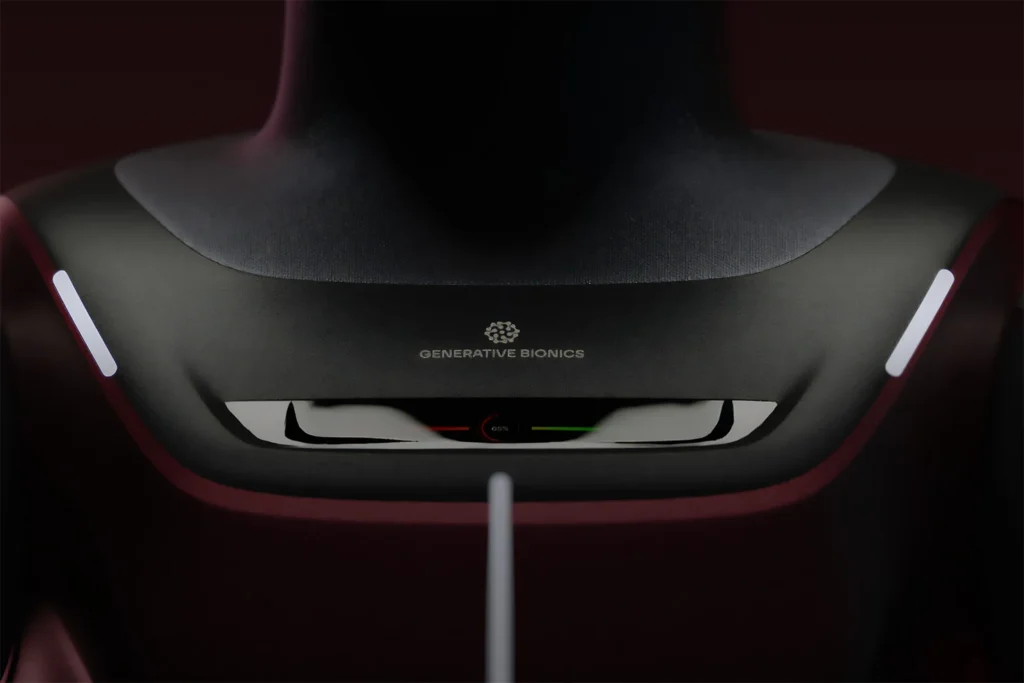 Dettaglio del logo sul robot innovativo di Generative Bionics, progettato con Physical AI per applicazioni industriali.